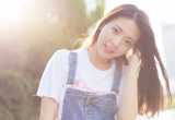 牛仔美女，青春靓丽，长发美女，高清电脑桌面壁纸
