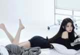 长发可爱美女 黑色毛衣包臀裙 居家 杂志 电脑壁纸