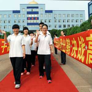 今天高考 沈阳近3.9万名考生赴考，考生可免费乘公交